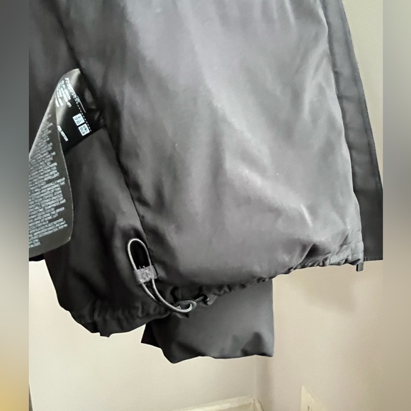 Uniqlo Seamless Down Parka jacket - size XL
coat . - Picture 9 of 13